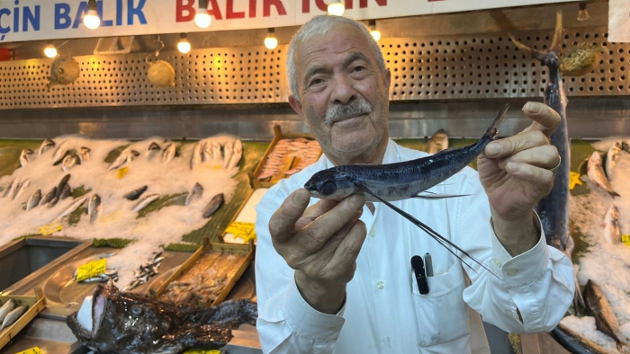 MARMARA DENİZİ ÜZERİNDE UÇAN BALIK YAKALANDI